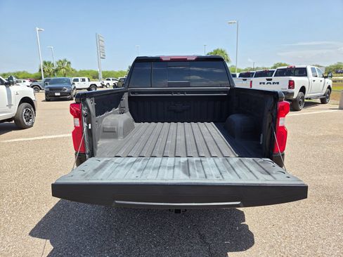 Used 2022 Chevrolet Silverado 1500 RST AWD/4WD image 7