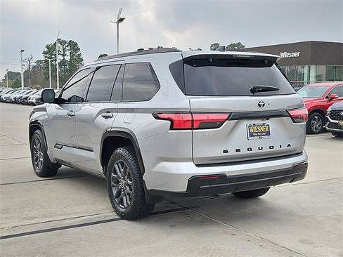 Used 2023 Toyota Sequoia Platinum image 7