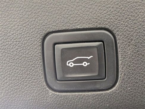 Used 2023 Chevrolet Tahoe Premier image 32