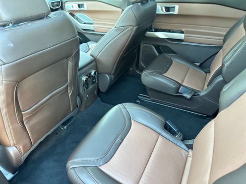 New 2024 Ford Explorer King Ranch w/ Technology Package RWD image 16