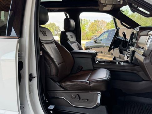 Used 2025 Ford F250 King Ranch w/ Chrome Package image 46