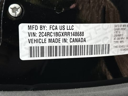 Used 2024 Chrysler Pacifica Touring-L FWD image 36