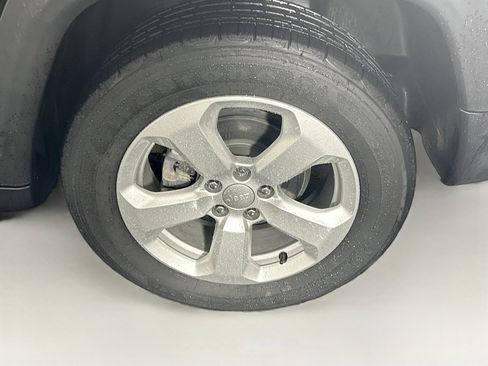 Used 2022 Jeep Compass Latitude w/ Sun and Sound Group image 11