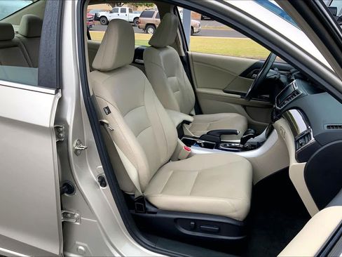 Used 2016 Honda Accord EX-L image 17