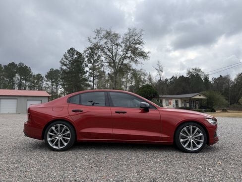Used 2019 Volvo S60 T6 Momentum image 24