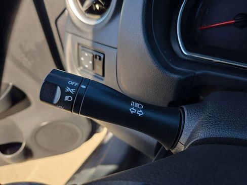 Used 2016 Nissan Versa SV image 25