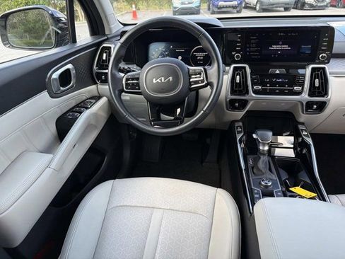 Used 2023 Kia Sorento SX FWD image 24