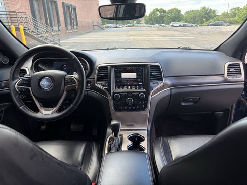 Used 2017 Jeep Grand Cherokee Limited AWD/4WD image 34