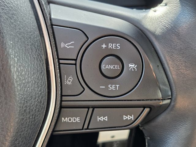 Used 2018 Toyota Camry SE w/ Moonroof Package FWD image 21