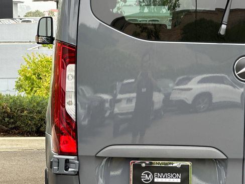 Used 2024 Mercedes-Benz Sprinter 2500 image 33