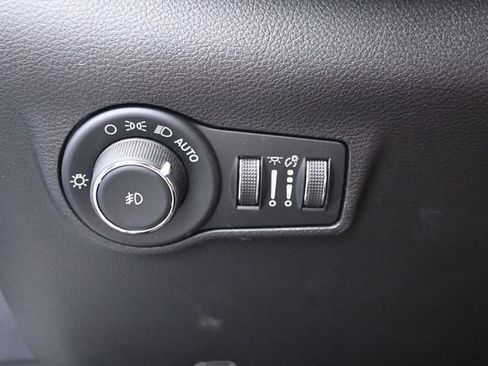 Used 2025 Jeep Compass Trailhawk AWD/4WD image 31