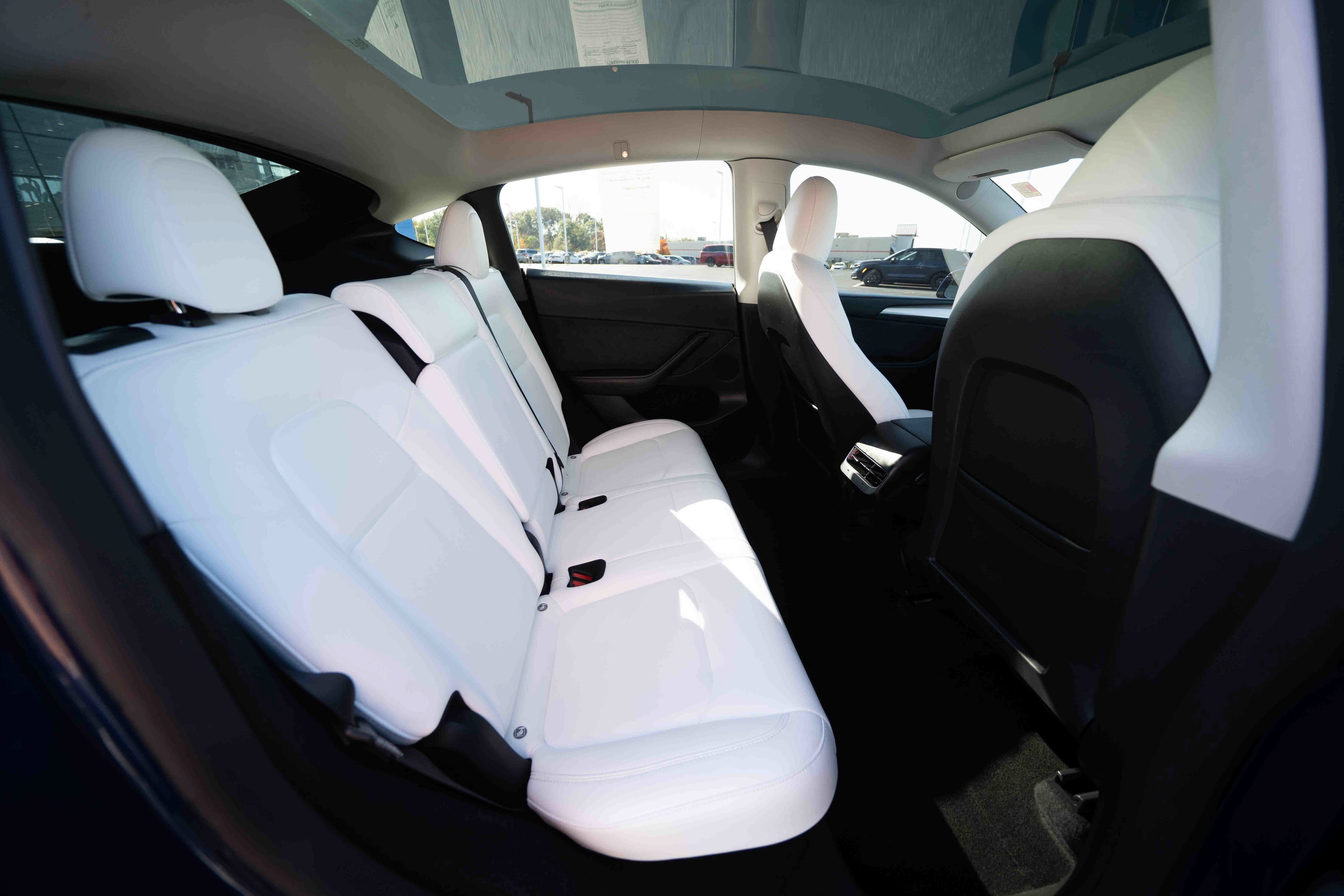 Used 2023 Tesla Model Y Performance AWD/4WD image 23