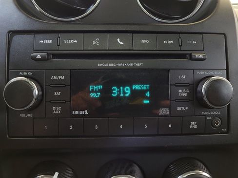 Used 2016 Jeep Patriot Latitude w/ Sun/Sound Group AWD/4WD image 25