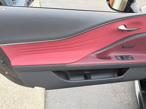 Used 2021 Lexus LC 500 Convertible image 35