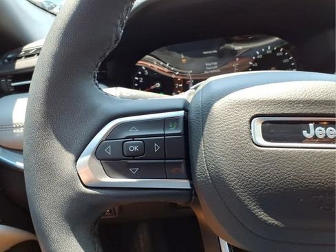 Used 2023 Jeep Compass Limited AWD/4WD image 19