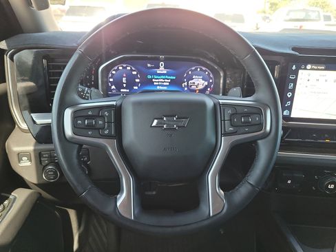 Used 2025 Chevrolet Silverado 1500 LT Trail Boss AWD/4WD image 19