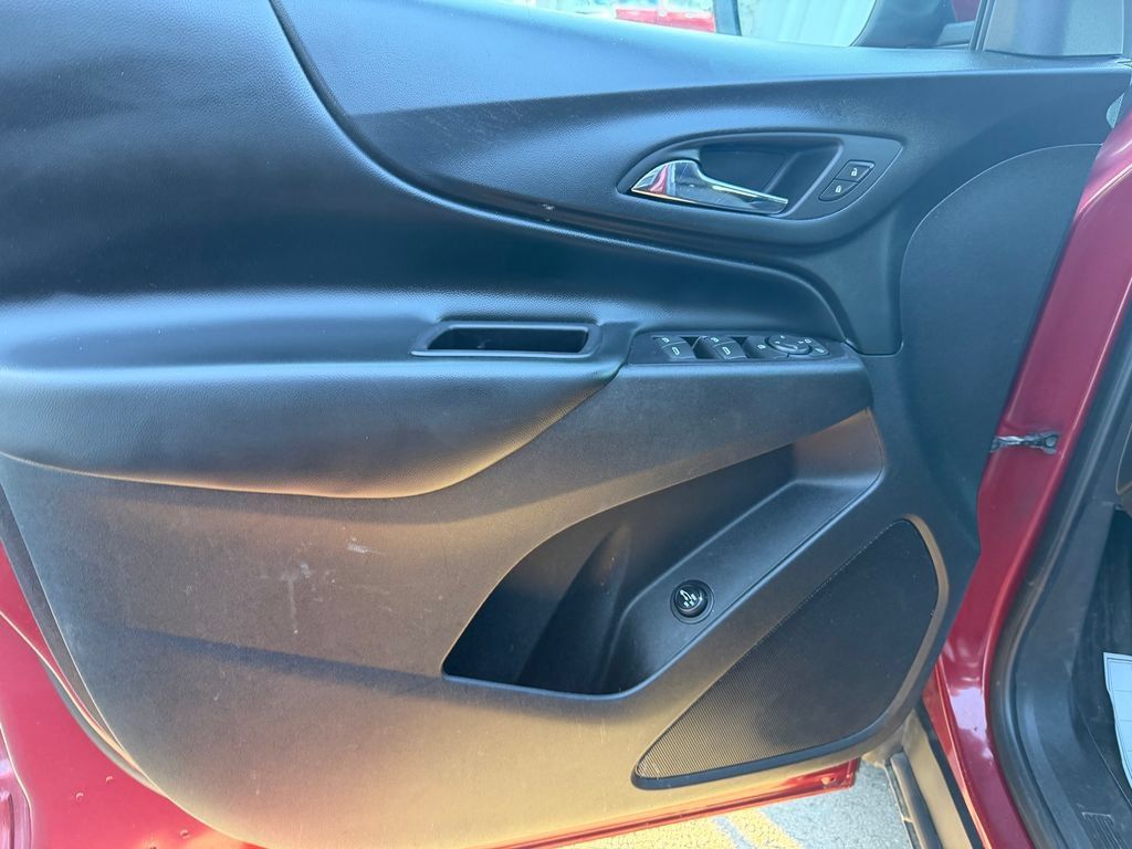 Used 2018 Chevrolet Equinox LT AWD/4WD image 13