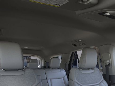 New 2025 Ford Explorer Active w/ Active Comfort Package image 22