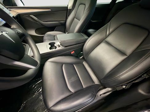 Used 2022 Tesla Model Y Performance AWD/4WD image 11