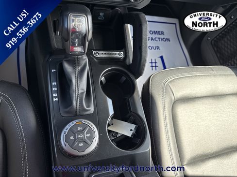 Used 2025 Ford Bronco Badlands image 30