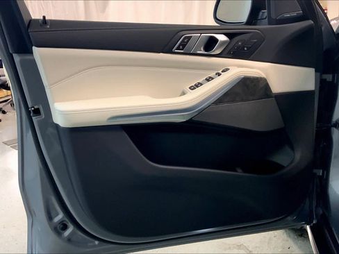 New 2026 BMW X5 xDrive40i w/ Climate Comfort Package image 10