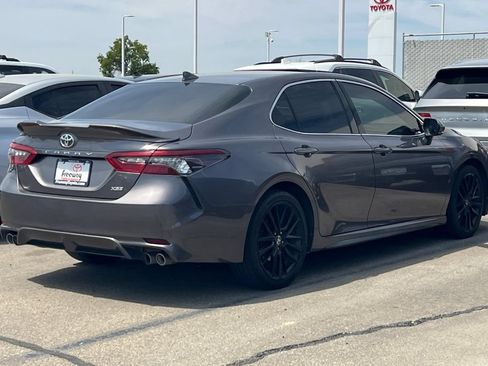 Used 2022 Toyota Camry XSE FWD image 6