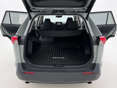 Used 2021 Toyota RAV4 XLE image 27