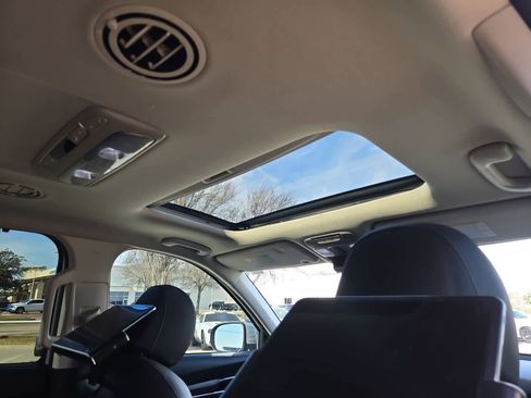 Certified 2022 Kia Telluride EX w/ EX Premium Package image 21