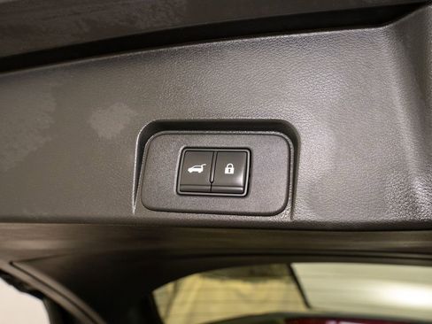 Used 2021 Nissan Rogue SL w/ Premium Package image 6