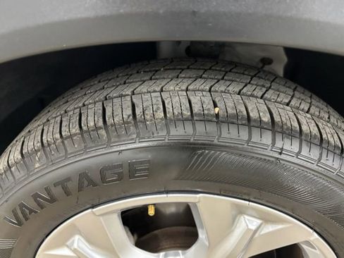 Used 2023 Honda HR-V LX image 8