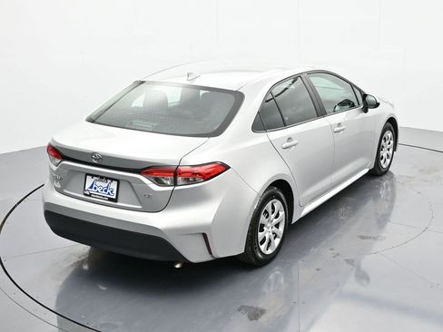 Used 2023 Toyota Corolla LE image 33
