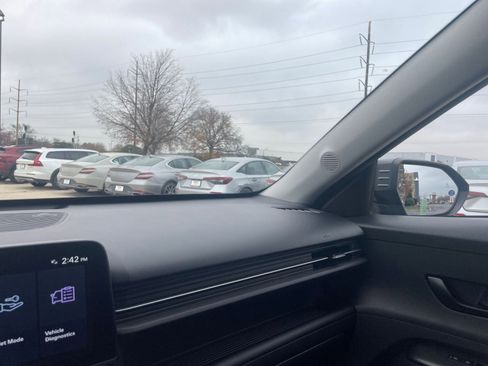 Used 2025 Hyundai Kona SEL image 35