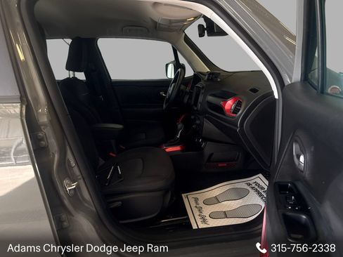 Used 2022 Jeep Renegade Trailhawk AWD/4WD image 13