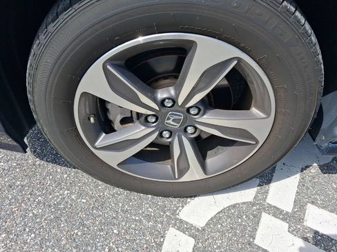 Used 2018 Honda Odyssey Touring image 17