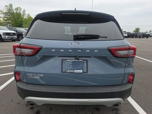 Used 2023 Ford Escape Active w/ Cold Weather Package FWD image 9
