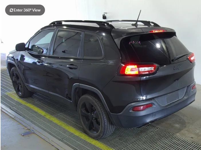Used 2016 Jeep Cherokee Sport FWD image 3