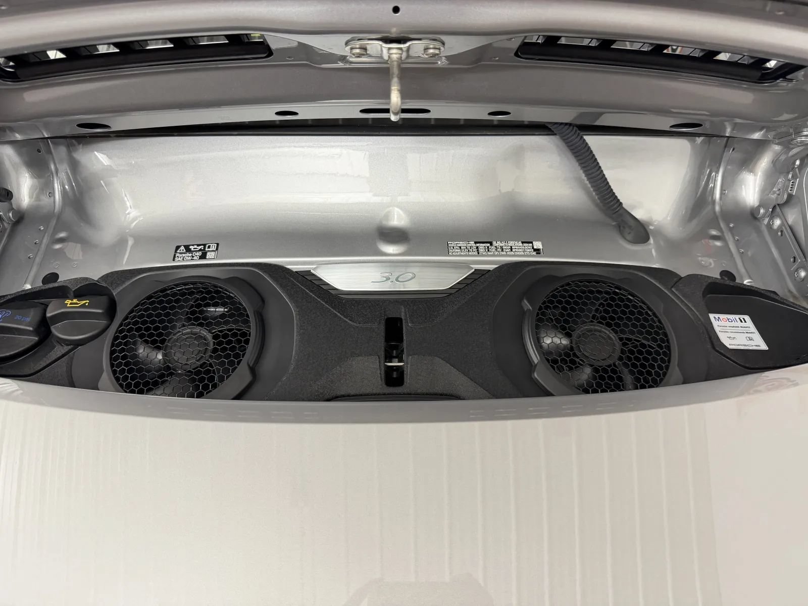 Used 2024 Porsche 911 Carrera T RWD image 30