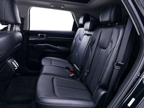 Used 2022 Kia Sorento S w/ Panoramic Sunroof Package image 38