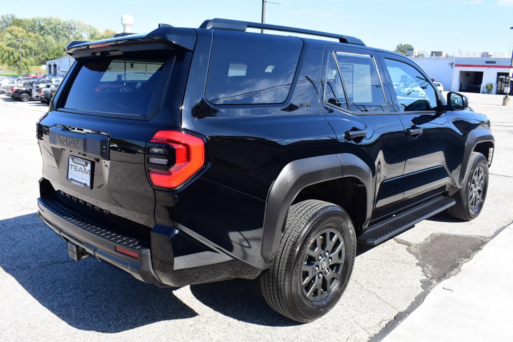 Used 2025 Toyota 4Runner SR5 AWD/4WD image 5