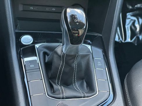 Used 2024 Volkswagen Taos SE image 16