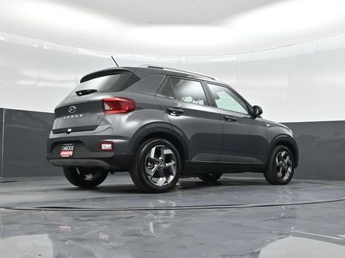 Used 2024 Hyundai Venue SEL FWD image 42