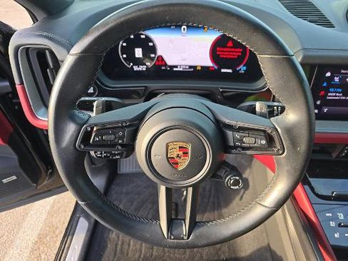 Used 2024 Porsche Cayenne Coupe AWD/4WD image 6