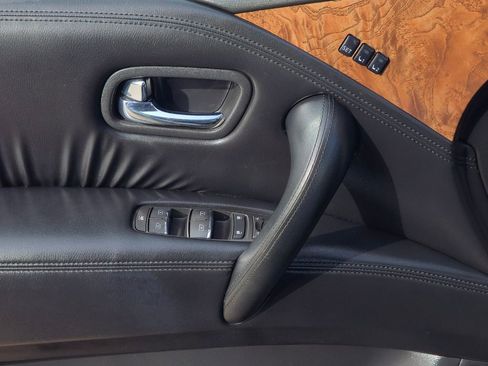 Used 2024 Nissan Armada SL image 18