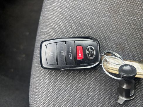 Used 2025 Toyota Camry LE image 21