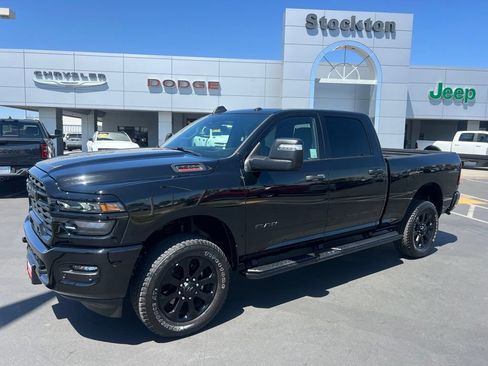 Used 2025 RAM 2500 Big Horn AWD/4WD image 3