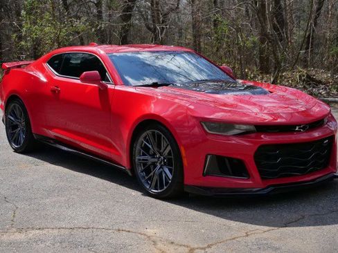 Used 2022 Chevrolet Camaro ZL1 image 4