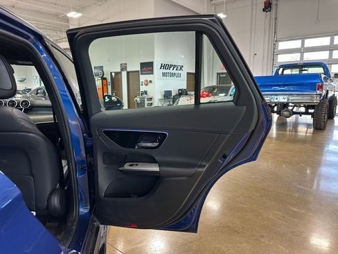 Used 2025 Mercedes-Benz GLC 43 AMG 4MATIC image 40