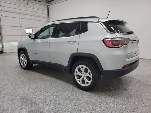 Used 2024 Jeep Compass Latitude AWD/4WD image 4