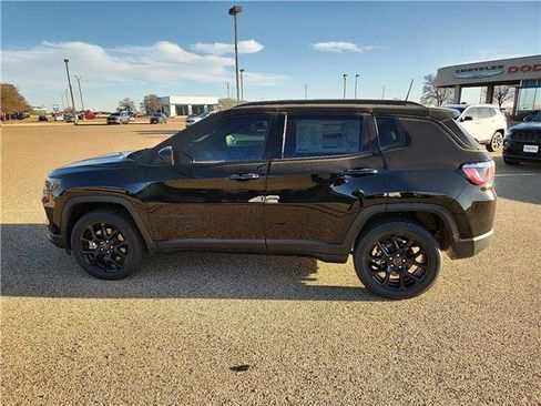 New 2026 Jeep Compass Latitude image 2