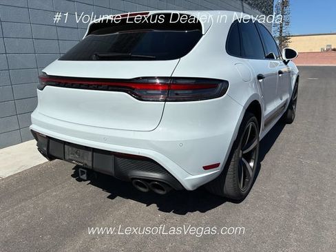 Used 2022 Porsche Macan AWD/4WD image 3
